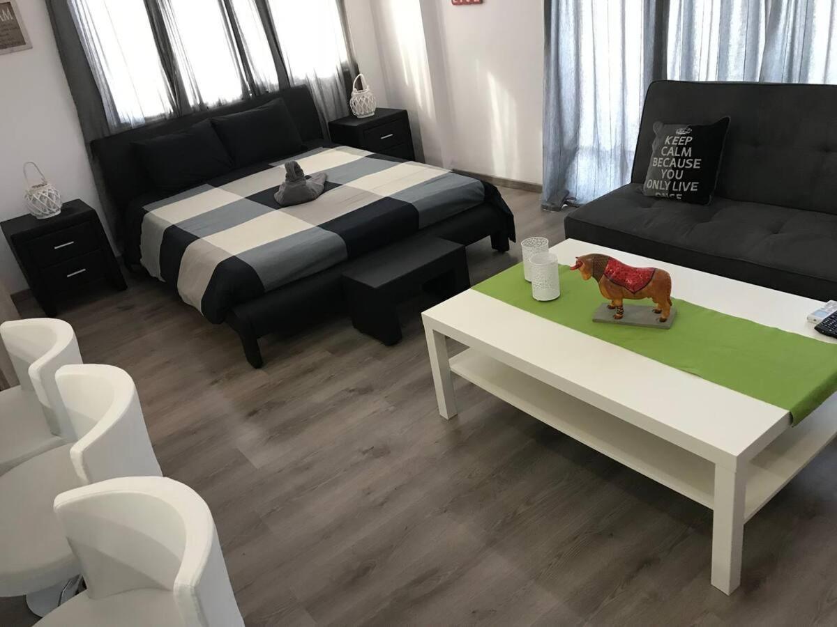 Papadavid Apartments Paphos Luaran gambar