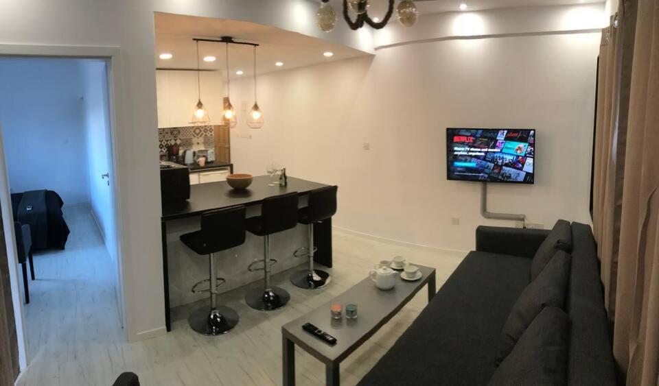 Papadavid Apartments Paphos Luaran gambar